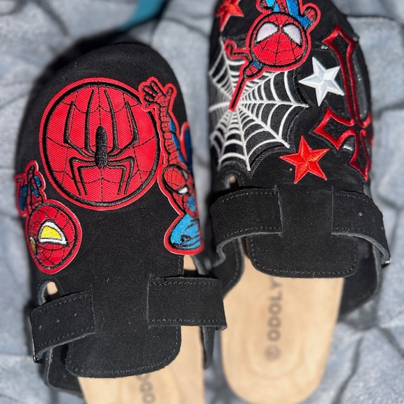 Spider-Man custom clogs - Picture 2 of 2
